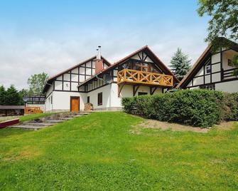 Apartment In A Fantastic Location Just 20 M From Lake Boruja In Rekowo - Bytów - Edificio