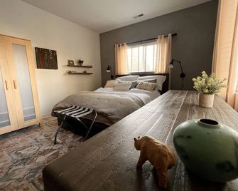 900 square foot Studio loft in Fairhaven - Bellingham - Bedroom