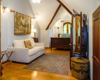 Sweetwater Branch Inn - Gainesville