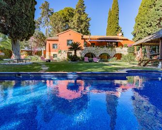 Casa Paraiso Boutique B&B - טורמולינוס - בריכה