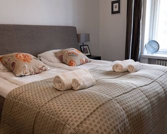 2 ندهومز بيوتيفول 9 ٕم 2 2 دروم هوم و س اونا - هيلسينكي - غرفة نوم