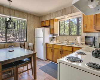 Cozy Cabin Near Colorado River Hike, Bike and Ski - Greer - Cocina