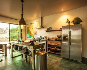 East Wind, unique house with majestic views - Lone Pine - Cocina