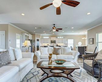 Coco Beach - Crystal Beach