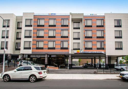 Comfort Inn Suites Near Stadium 120 2 1 0 Bronx Hotel Deals Reviews Kayak
