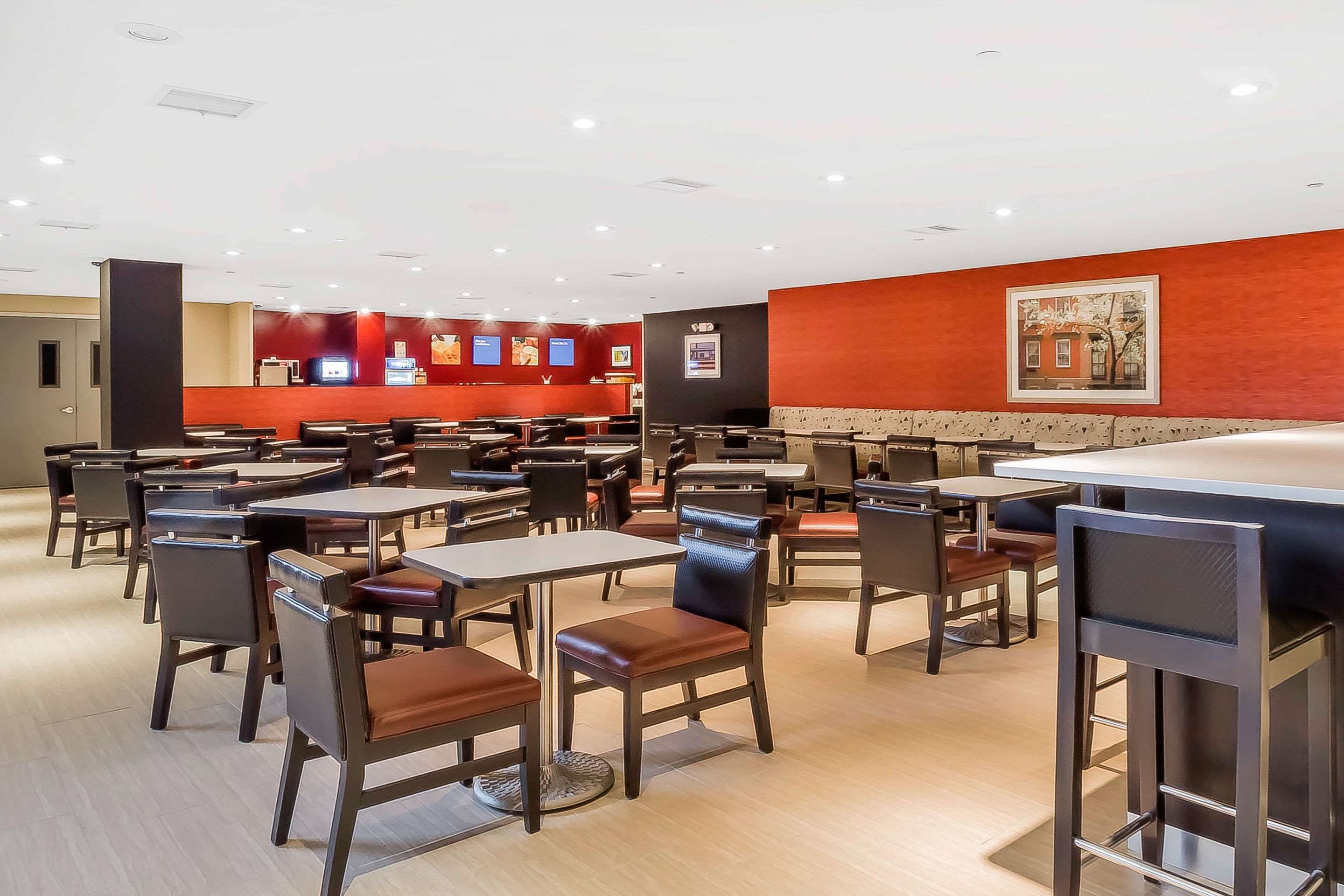 Comfort Inn Suites Near Stadium 132 2 1 0 Bronx Hotel