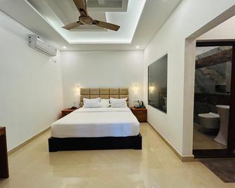 Lavilla Lake Resort And Restaurant - Perumanseri - Bedroom