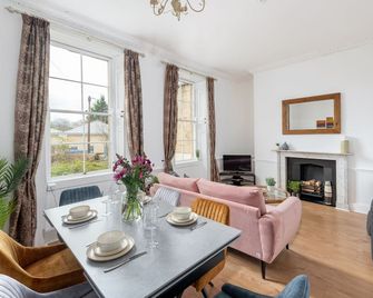 Garden maisonette in Bath city centre - Bath - Dining room
