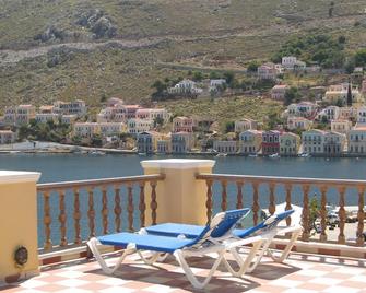 Hotel Aliki - Ano Symi - Балкон