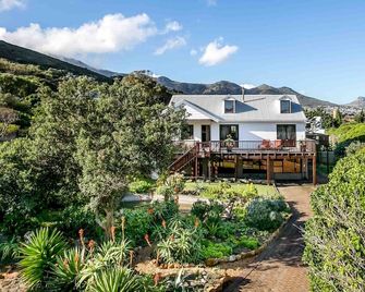 House at Longbeach - upstairs apartment - Noordhoek - Будівля