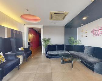Hotel Zamburger Bliss - Johor Bahru - Oleskelutila