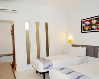 Hotel Koening - Cirebon - Quarto