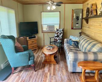 Cozy Cottage on Tidnish River New Dock - Amherst - Wohnzimmer