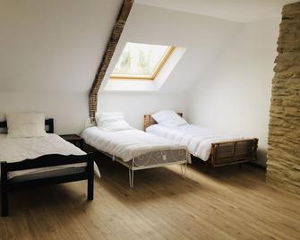 Large family house 500m from the beach for up to 15 people - Damgan - Habitación