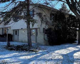 Charming 3-bedroom house in Janesville with AC, WiFi - Janesville - Gebouw