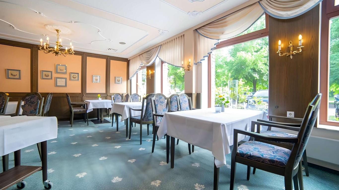 City Club Hotel