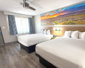 Days Inn by Wyndham Yuma - Юма - Спальня