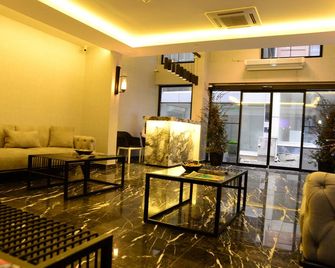 Gardenya Suite Hotel - Trapisonda - Lobby