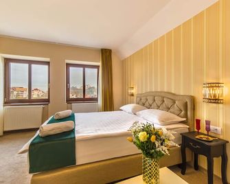 كازا مورتيز - براسوف - غرفة نوم