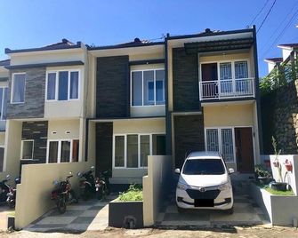 Homestay Mama Yani - Malang - Building