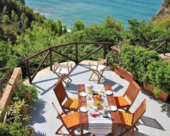 วิลล่าอาร์โบเรียในสเปอลลองกา - Sperlonga - ระเบียง