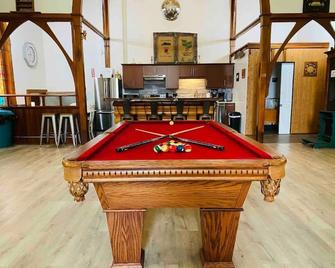 The Mauston Church Mansion. Close to Dells! - Mauston