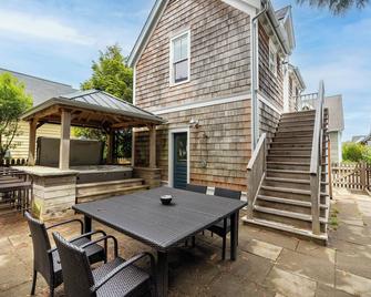 The Great Escape by Seabrook Hospitality - Pacific Beach - Patio