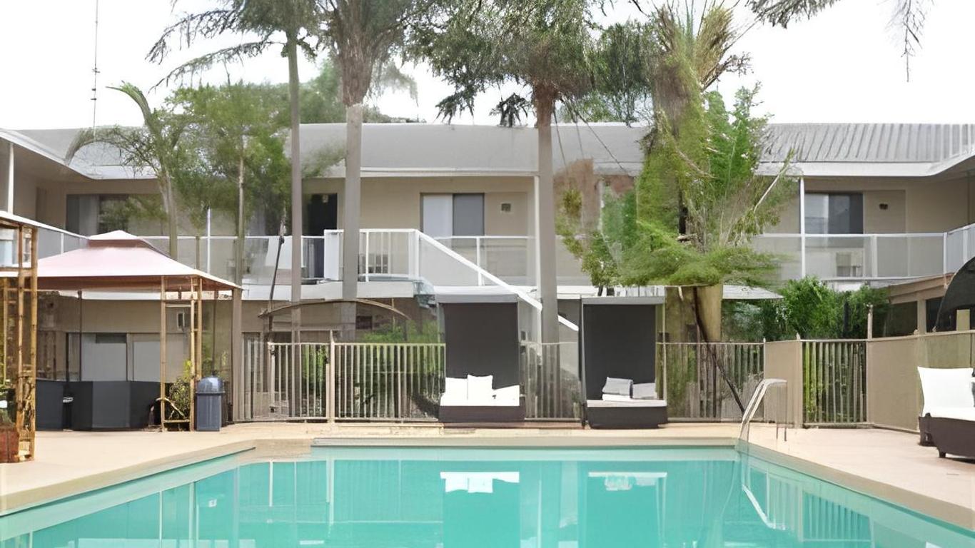 بلو باسيفيك موتل سوانسي