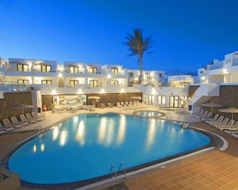 Aqua Suites - Puerto del Carmen - בריכה