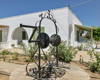 Naxian Garden of Senses - Agia Anna - Edificio