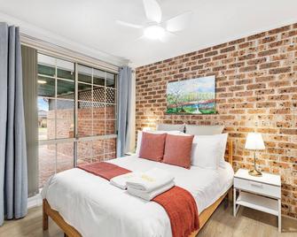 Stayau Cozy 3br Suburban Retreat In Ingleburn - Ingleburn