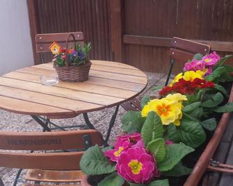 Ideal for trade fair visitors and golfers - Laatzen - Innenhof