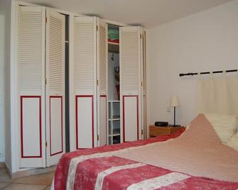 Independent cottage 4 people in Auribeau / Siagne with barbecue terrace - Auribeau-sur-Siagne - Habitación