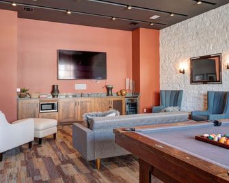 Landing Apartments - Grand Harbor - Katy - Living room