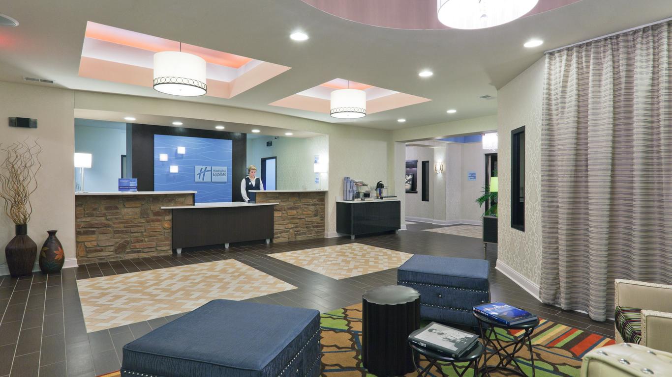 Holiday Inn Express Hotel & Suites Fulton