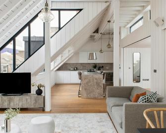 Cove Arne Street - London - Living room