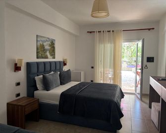 Greccia Hotel - Dhërmi - Bedroom