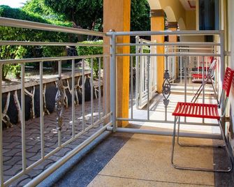 Hilltop Hotel - Arua - Balcony