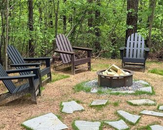 Sasquatch Farm - South Pittsburg - Patio