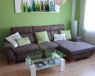 Ferienwohnung Weigert - Sinzing - Wohnzimmer