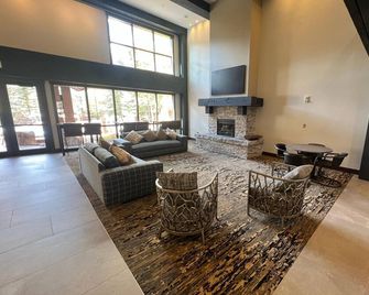 Springs 2 Bed 3 Bath Murphy - Keystone - Salónek