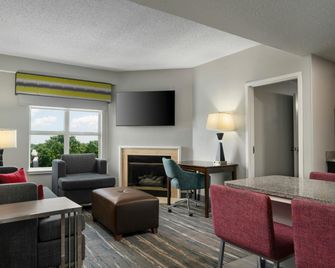 Hampton Inn & Suites Newport News-Airport (Oyster Point Area) - Newport News - Sala de estar