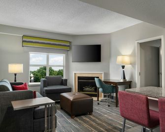 Hampton Inn & Suites Newport News-Airport (Oyster Point Area) - Newport News - Vardagsrum
