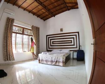 Hostel First Colombo Airport - Katunayake - Schlafzimmer