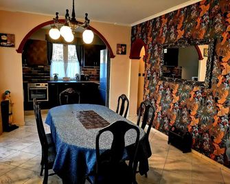 Villa Wellness - Budapest - Dining room