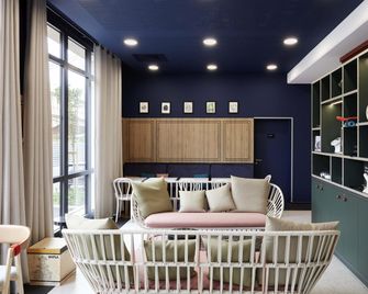 Aparthotel Adagio Paris Suresnes Longchamp - Suresnes - Building
