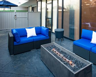 Holiday Inn Express & Suites Los Angeles Downtown West By IHG - Los Angeles - Phòng khách