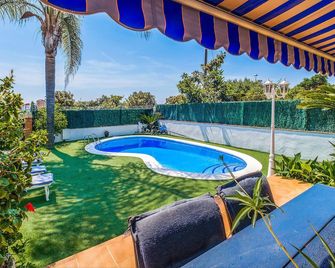 Gorgeous home in Santa Susanna - Santa Susanna - Zwembad