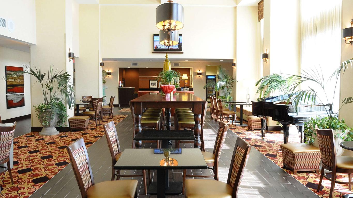 Hampton Inn & Suites Redding