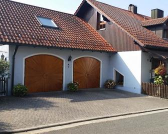 Ferienwohnung Wagner - Donaustauf - Gebäude